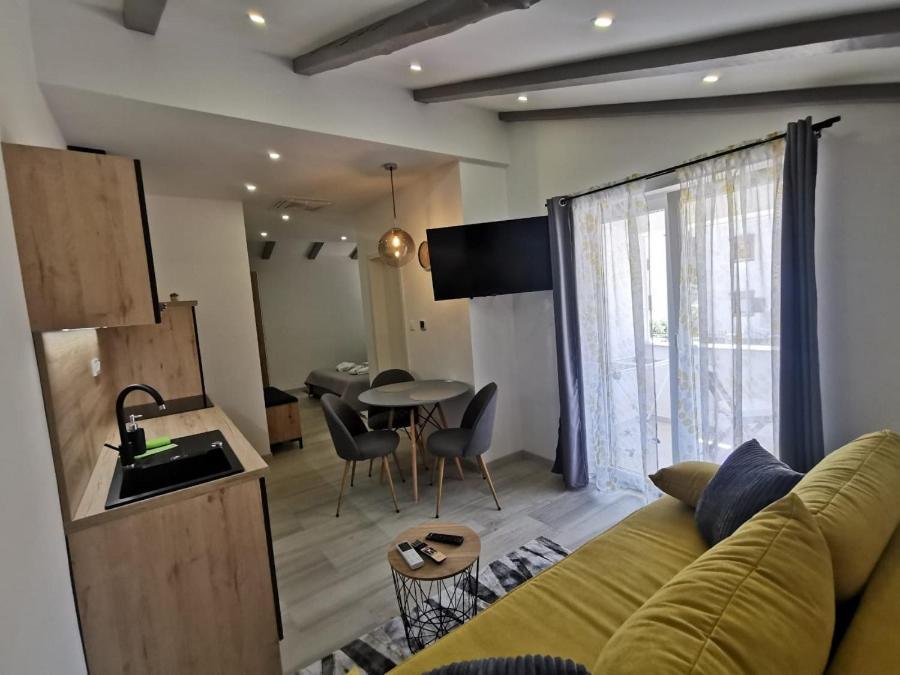 New Nikolina 4 Star Apartment Mali Losinj Exterior photo