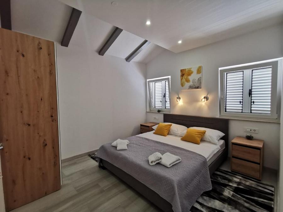 New Nikolina 4 Star Apartment Mali Losinj Exterior photo